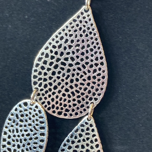 Punched Hole Silver Tone 18" 3" Extender Necklace Multi Tier Teardrop O… - Picture 4 of 9